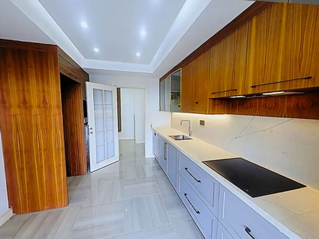 Fitted kitchen
